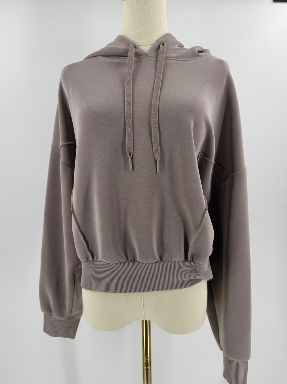 Relaxed Hooded Pullover Sweater in Dusty Mauve /tan